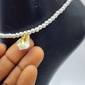 Pearl anklet with stone pendant